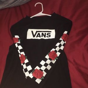 a long sleeve black tee